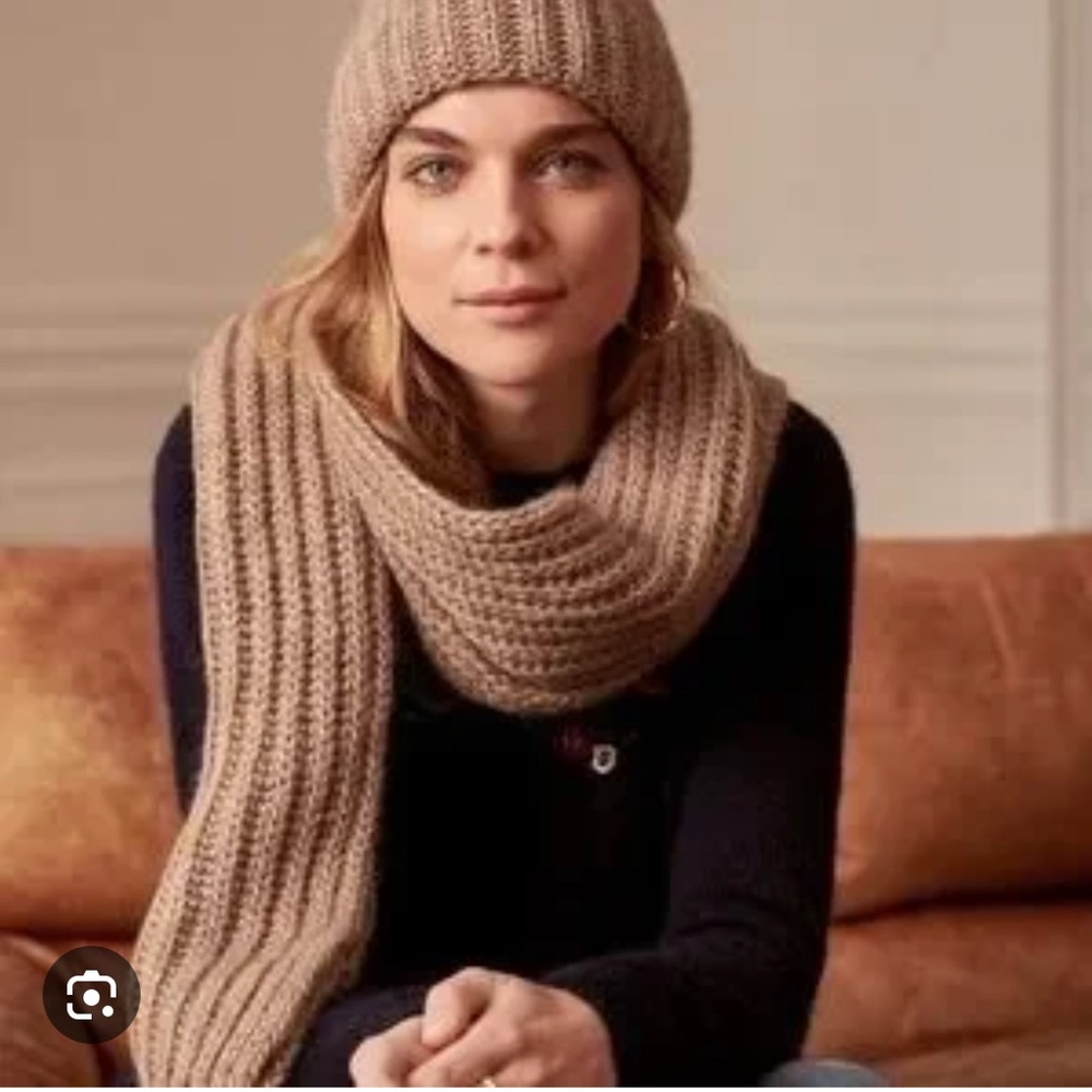 NWT Sezane hyppolite scarf in ecru